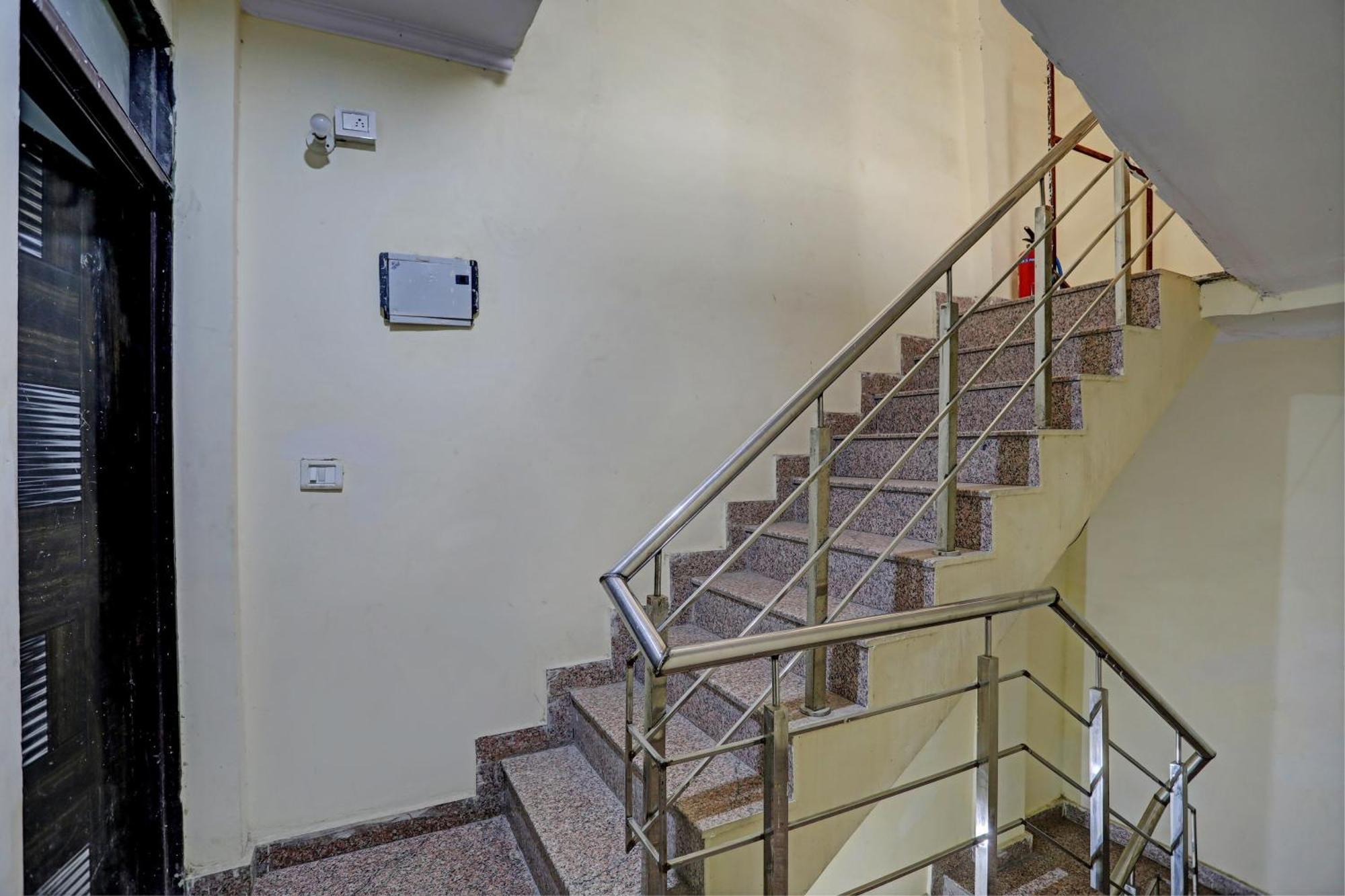 Hotel The Golden Valley 3*